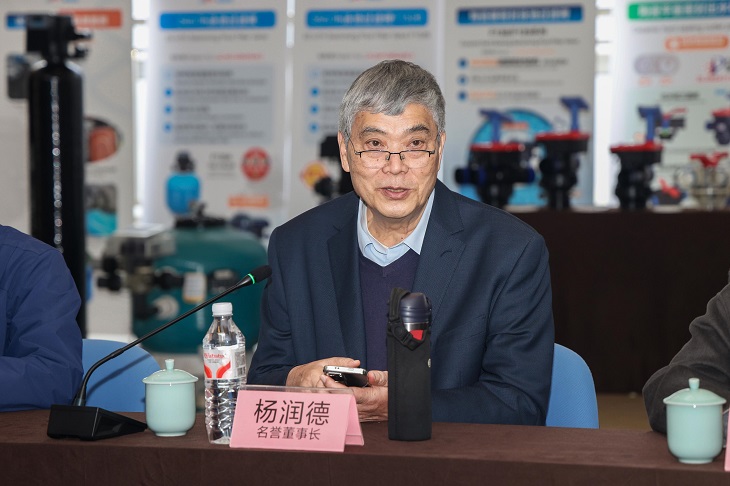 1768786843522880.jpg 301.jpg